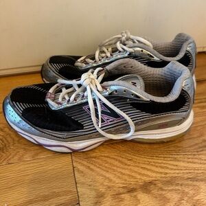 Vintage New Balance 725 Sneakers Size 9